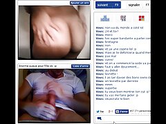 Une mère solitaire et excitée a offert à un voisin de vidéo porno en streaming l'aide de se branler