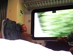 Une étudiante naïve baisée très fort video femme cougar