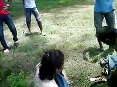 Jeune ado baisée par un vieux pervers videoserotiques
