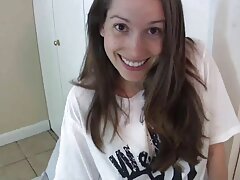 Sexy video porno gay gratuit Tight Ass Housewife a besoin de toute urgence d'une baise hard